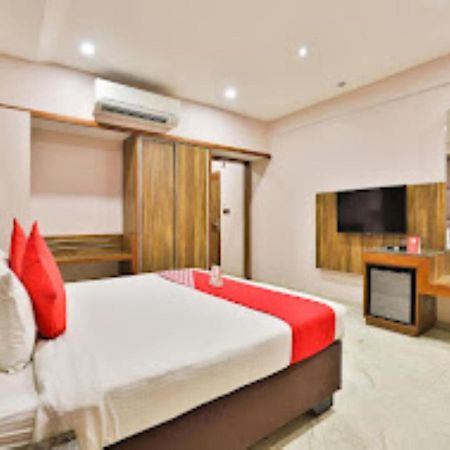 Hotel Radhe Ānand Esterno foto
